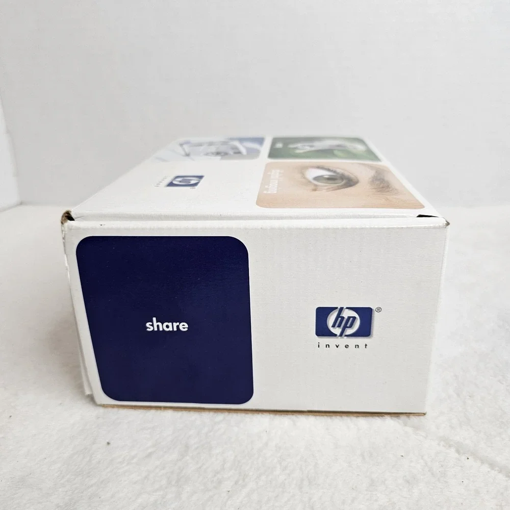 🖤Vintage HP PhotoSmart 215 1.3 MP Digital Camera With Box And Some Contents